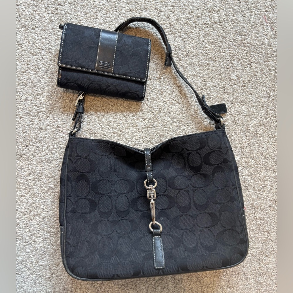 Coach Hampton Clip Signature Black Canvas and Leather Shoulder Bag wallet combo